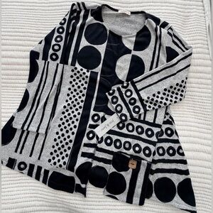 Black & Gray Geometric Pattern Long Sleeve Top